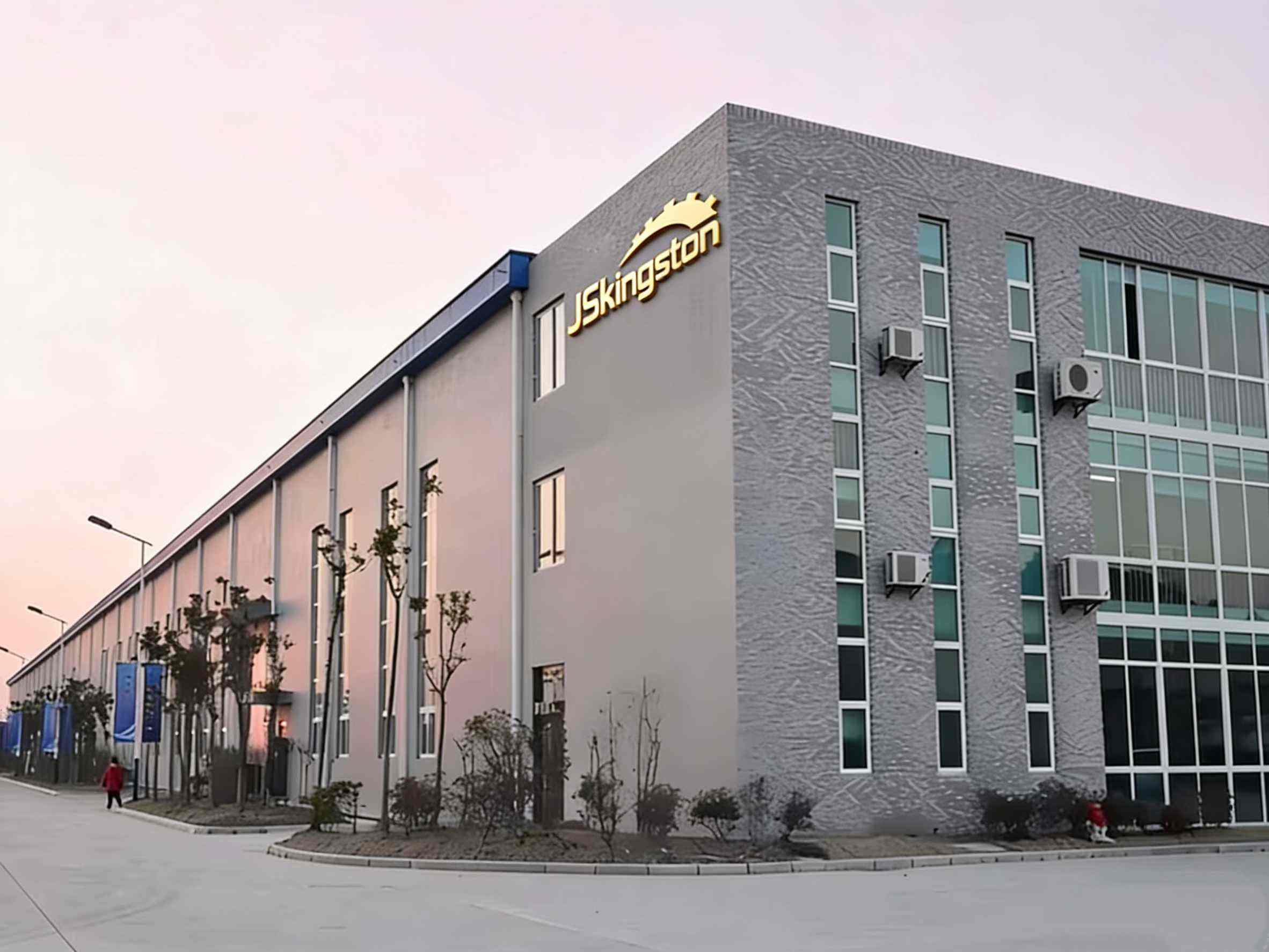 معلومات عنا