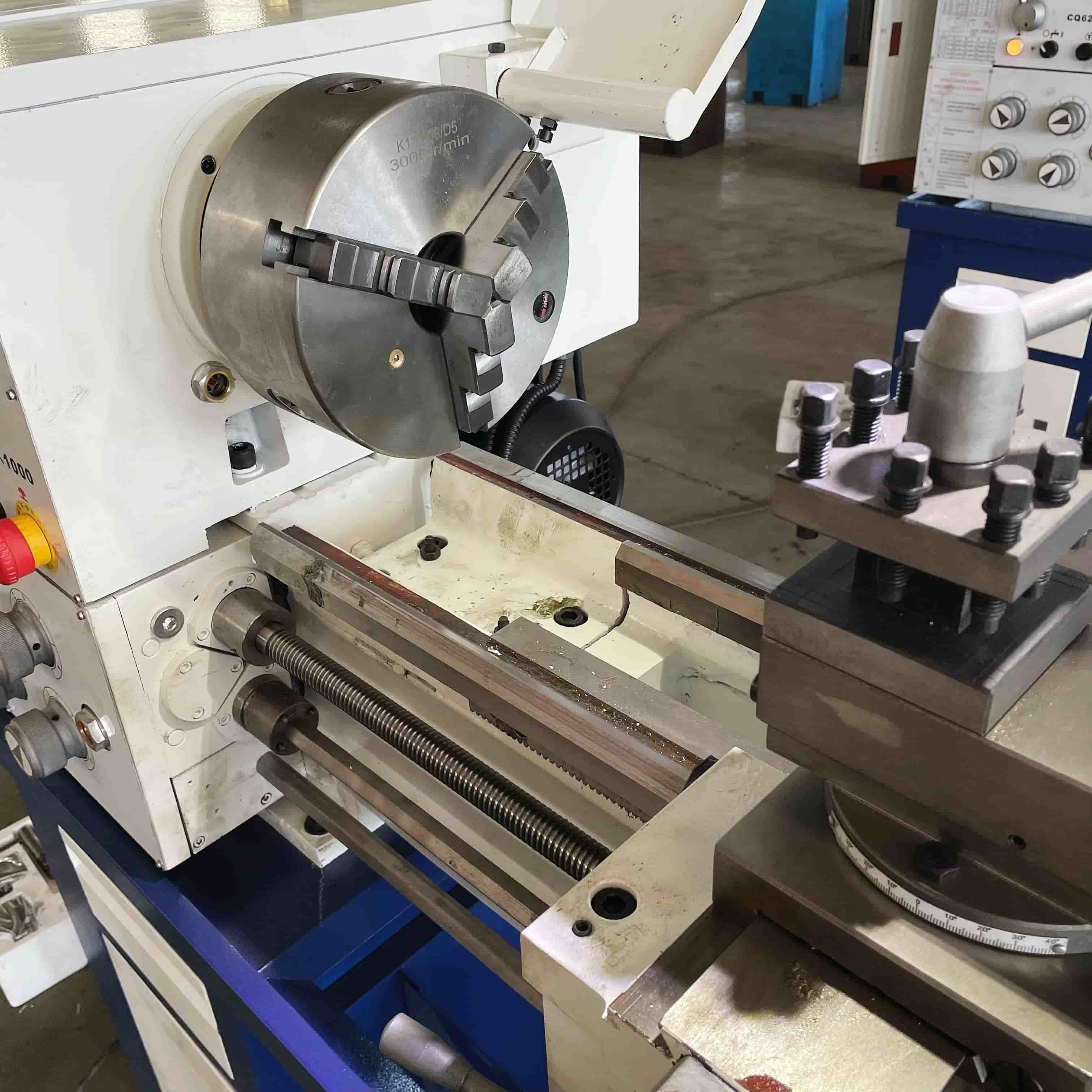 China Brand Universal Lathe