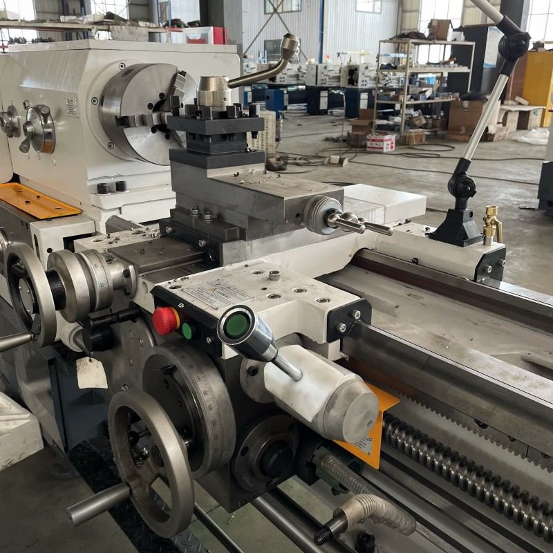 High-precision Manual Lathe