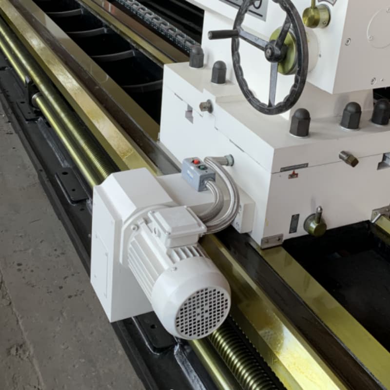 Lathe With Motorized Tailstock
