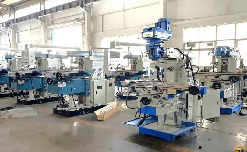 ماكينة التفريز العمودية CNC: معدات دقيقة أساسية لتصنيع المعادن الحديثة