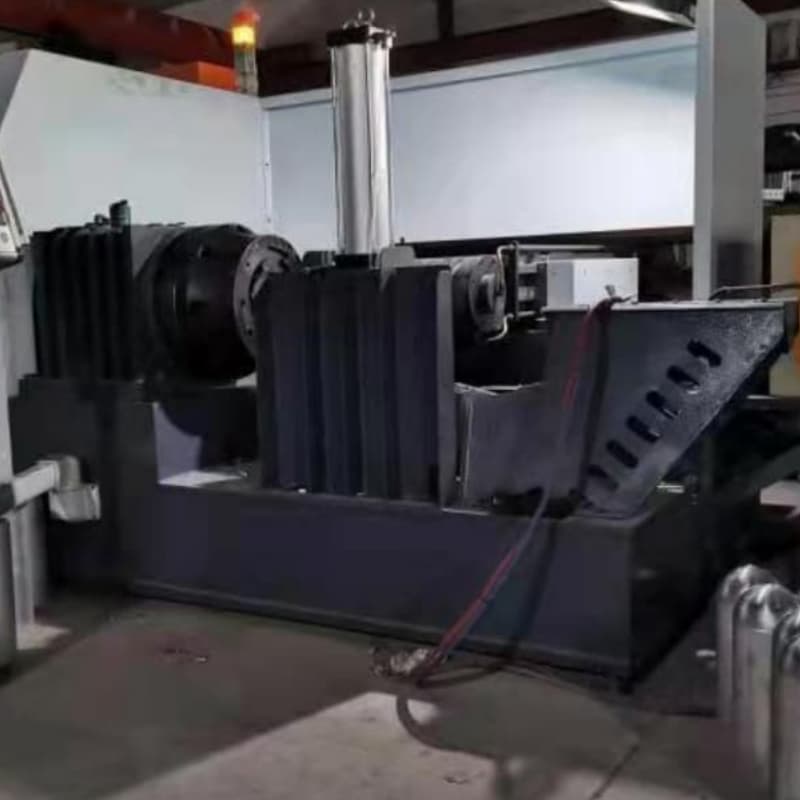 Reflector spinning machine